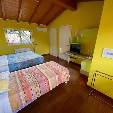 Lussuosa Villa Vicino Alla Stazione Caronno Pertusella Ngoại thất bức ảnh