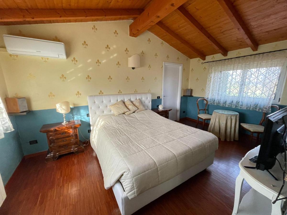 Lussuosa Villa Vicino Alla Stazione Caronno Pertusella Ngoại thất bức ảnh