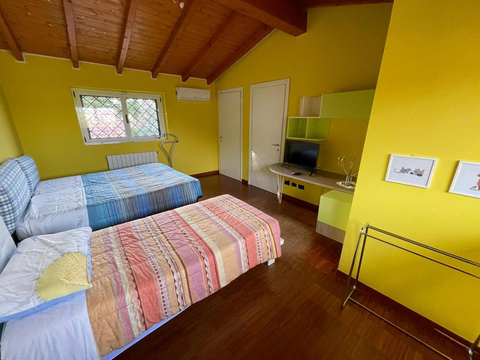 Lussuosa Villa Vicino Alla Stazione Caronno Pertusella Ngoại thất bức ảnh